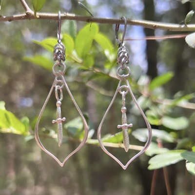 Teardrop daggers 