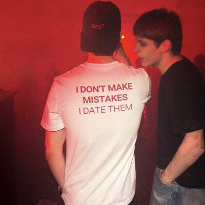 Free shipping-i don't make mistakes i date them tee