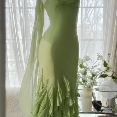 Beautiful straps green fitted sleeveless long prom dresses