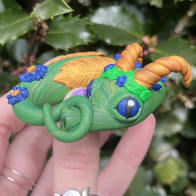 Daphne the leaf crown dragon