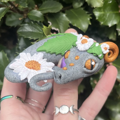 Daisy the Flower Crown Dragon