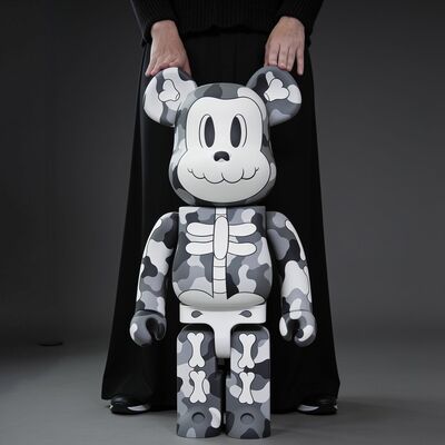 Custom bearbrick 1000% by cote escriva "camo collection: dark grey. year 2023"