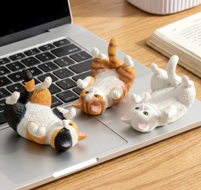 Lazy cat smartphone stand