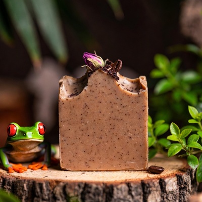 Red-eyed rose frog coffee scrub