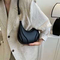 Moon-shaped shoulder bag - Thumbnail 4