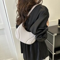 Moon-shaped shoulder bag - Thumbnail 5