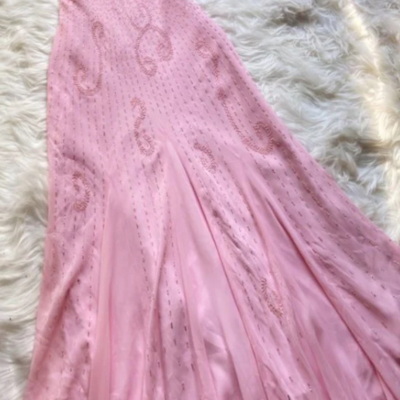 Beautiful a line pink chiffon beads prom dresses