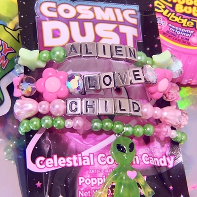 Alien love child bracelet set