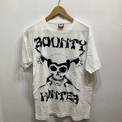 Bounty Hunter white tee