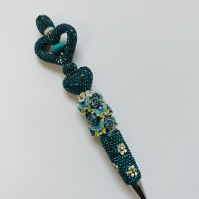 Teal heart rhinestone pen