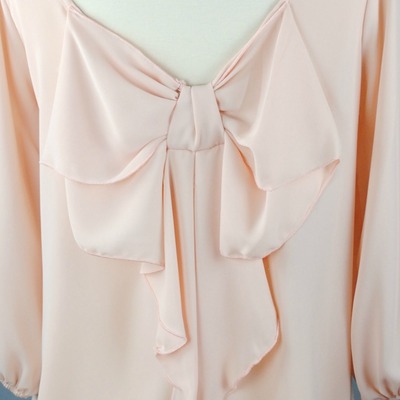 Blush me bow-back 