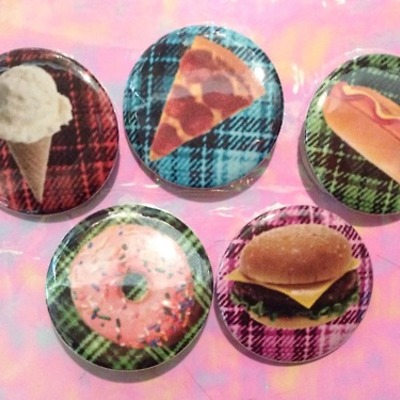 Snacks on plaid pinback button set - Thumbnail 1
