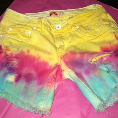 Frayed/dyed denim shorts
