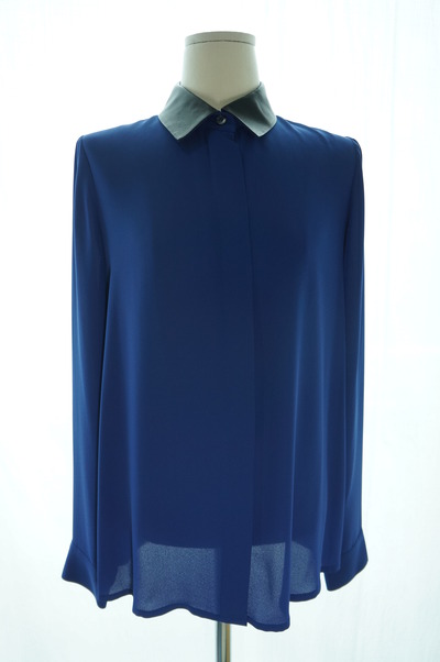Midnight blue blouse with lambskin collar