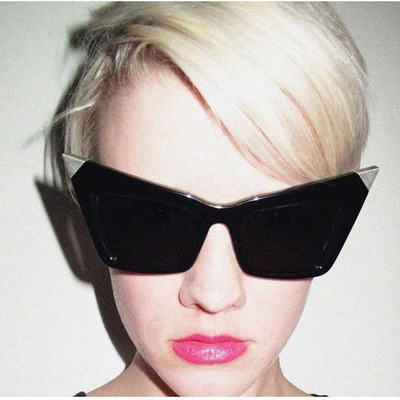Cat eye dark sun glasses