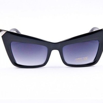 Cat eye dark sun glasses