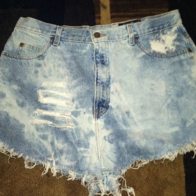 Size 18 frayed/acid wash denim shorts