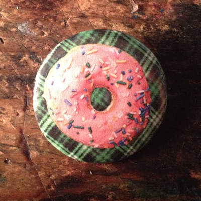 Donut pinback button - Thumbnail 2