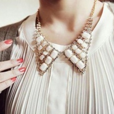 White gem rhinestone collar necklace