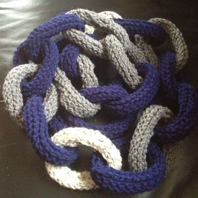 Chain link scarf - navy blue, oatmeal and grey