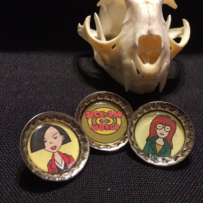 Daria pin set