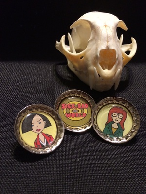 Daria pin set