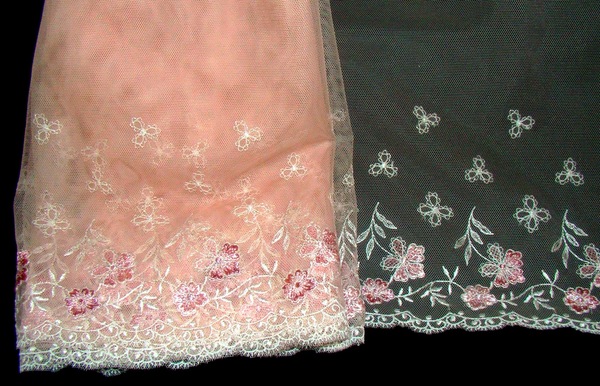 Lace Border 04