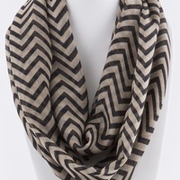 Breezy Chevron Infinity Scarf - Thumbnail 3