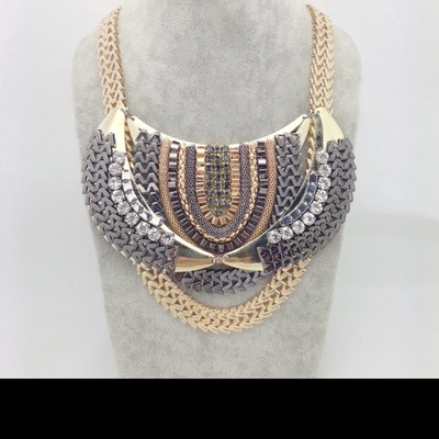 Classic w chain statement neckpiece