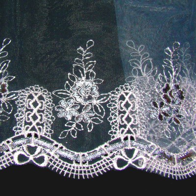 Lace border 61