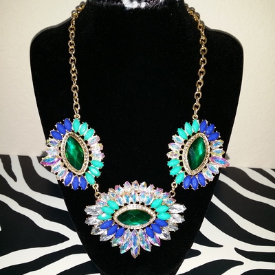 Krystal marquee feather necklace set