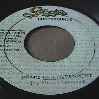Heads of government/version-the mighty diamonds-gussie roots records-7"-vg