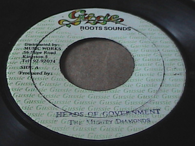 Heads of government/version-the mighty diamonds-gussie roots records-7"-vg