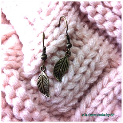 {earrings} single tiny leaf