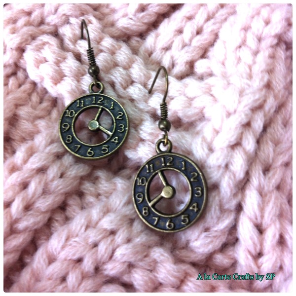 {Earrings} Clock