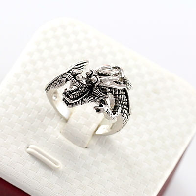 Dragon ring