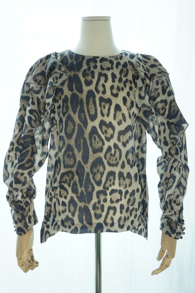 *Special price* Leopard-print blouse made of fine herringbone material with ruffle decoration (blue)