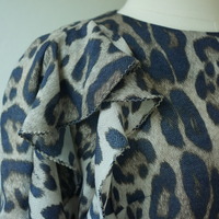 *Special price* Leopard-print blouse made of fine herringbone material with ruffle decoration (blue) - Thumbnail 3
