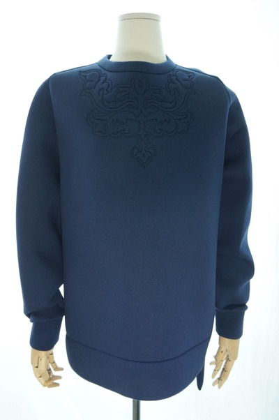 Not an ordinary sweatshirt with embossed detail and zipper in Navy