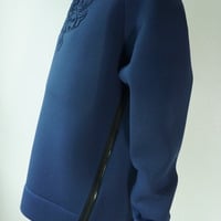 Not an ordinary sweatshirt with embossed detail and zipper in Navy - Thumbnail 3