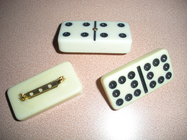 Domino Pins