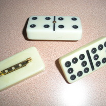 Domino Pins