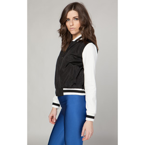 female hustler - the jacket - Thumbnail 2