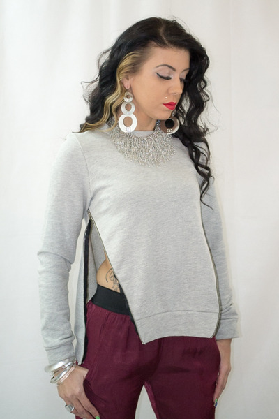 Zipper Detail Sweatshirt