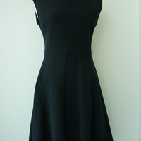 *Exceptional quality* Black sleeveless dress with flare  - Thumbnail 1