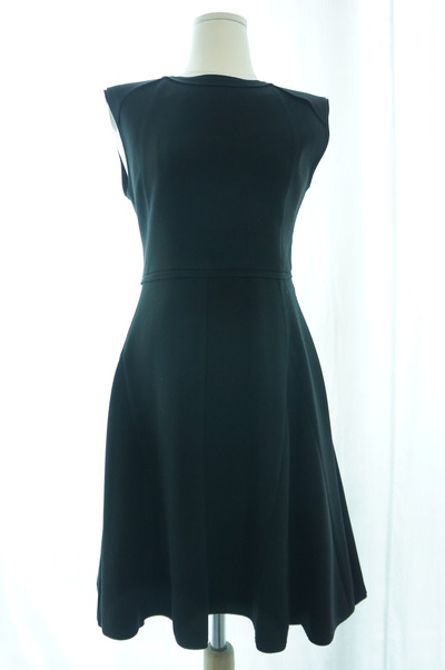 *Exceptional quality* Black sleeveless dress with flare 