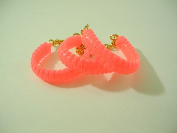 Mini Cobra Knot Bangle - Neon Pink (Clear)