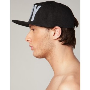 boy - the hat - Thumbnail 2