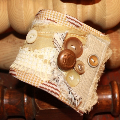 Tattered victorian kneck tie cuff tv1407