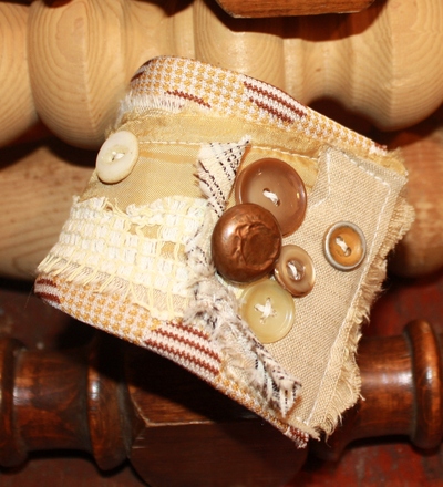 Tattered Victorian Kneck Tie Cuff TV1407